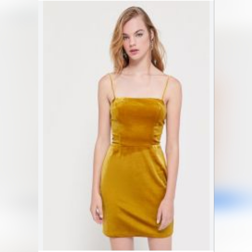 Urban Outfitters NWT Elegant Gold Velvet Genova Stretch Mini Dress Size Small
